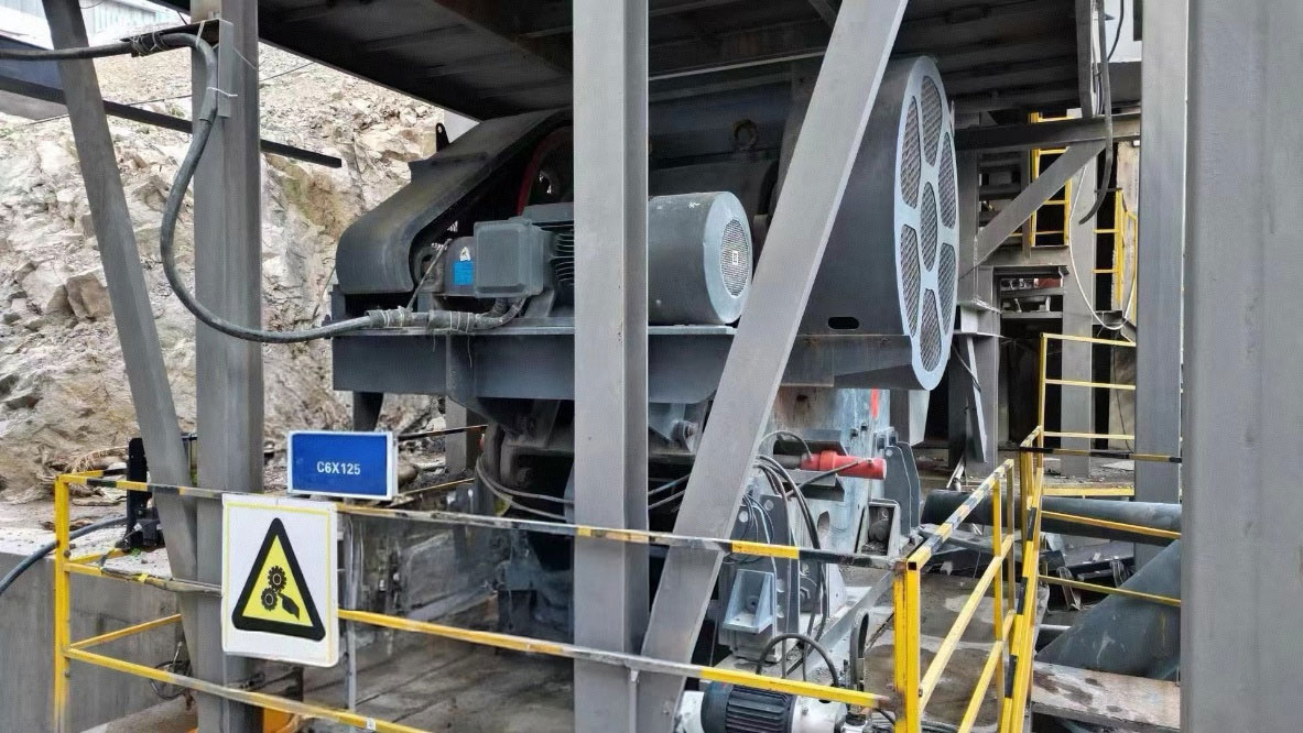 Jaw crusher used in limestone quarry